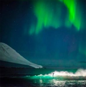 他在冰岛遭遇25年来最大的暴风雪，却拍到了绝对独一无二的影像